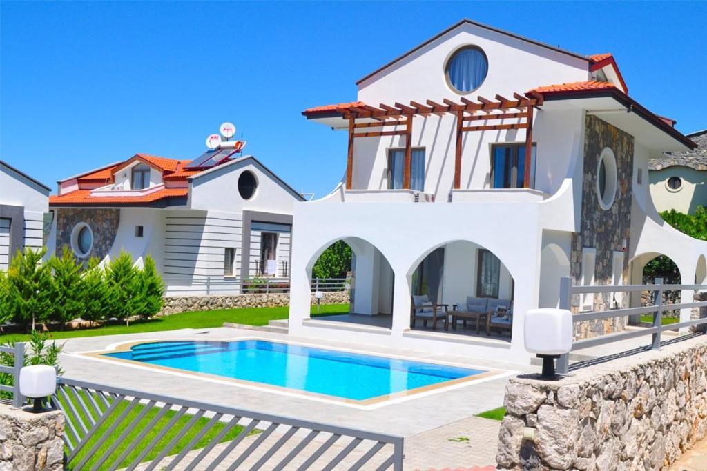 Ozalp C Villa *