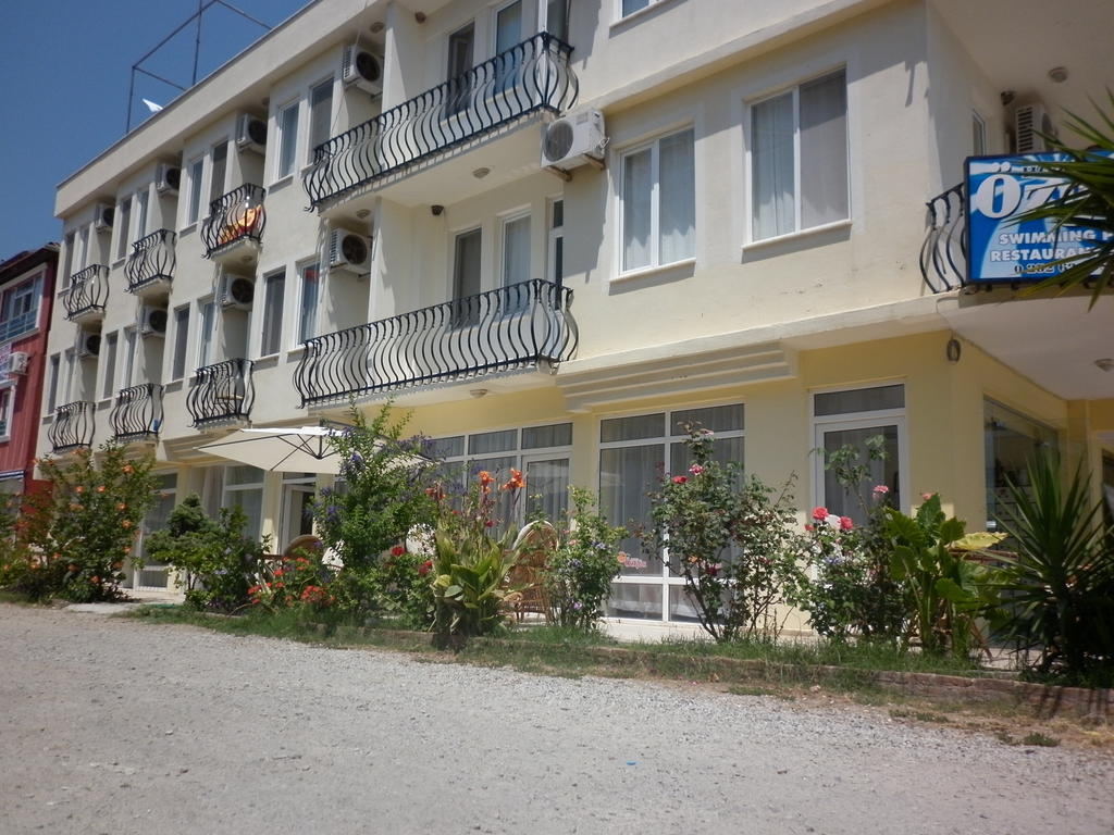 Oezguer Hotel *