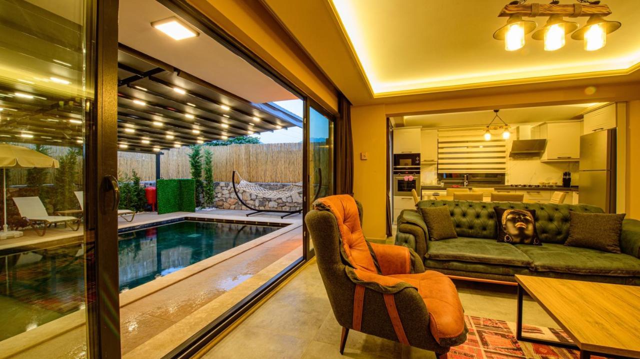 Söğüt 4 - 4 Bedroom With Jacuzzi In Villa Fethiye