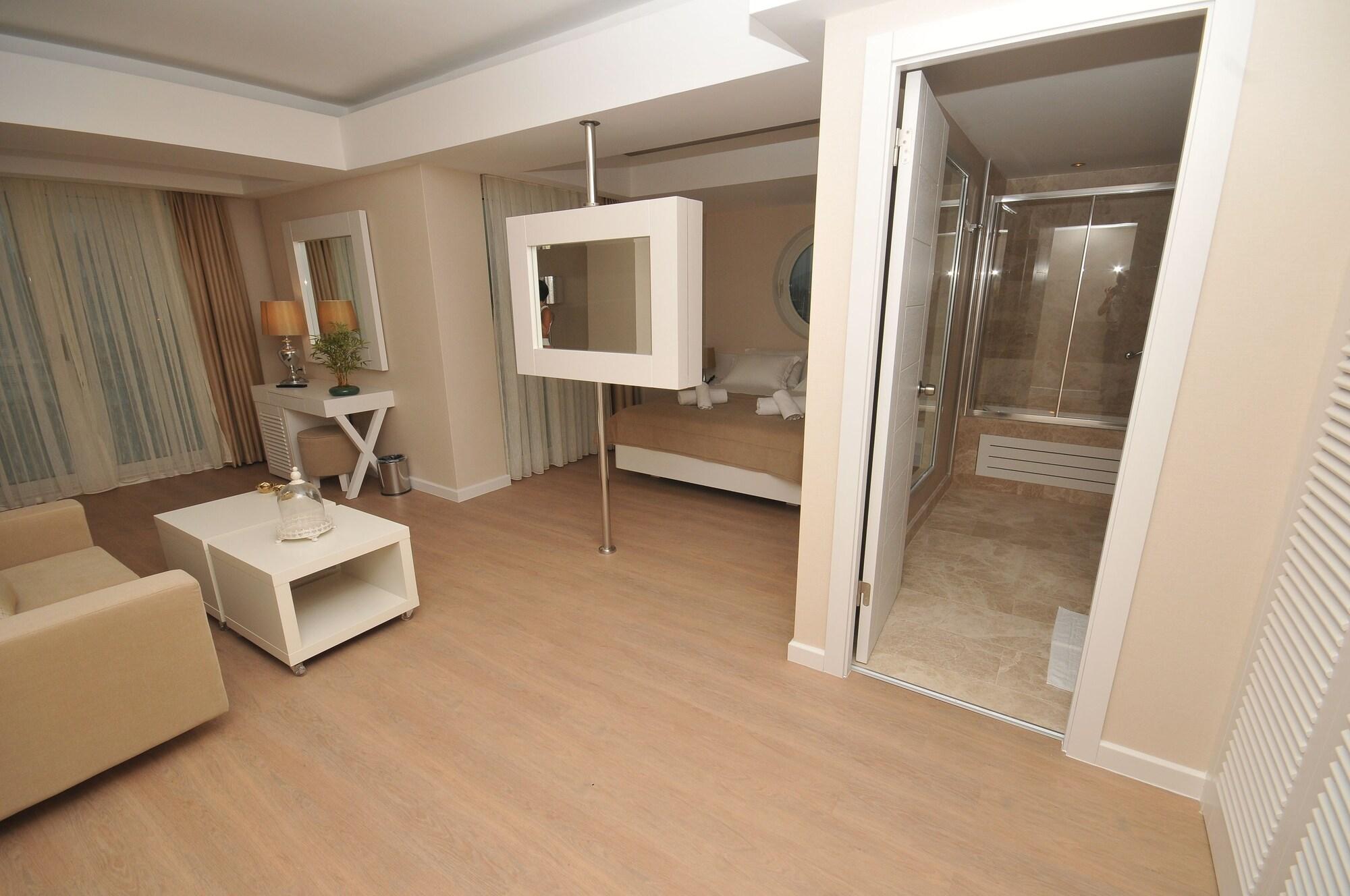 Alesta Yacht 4*