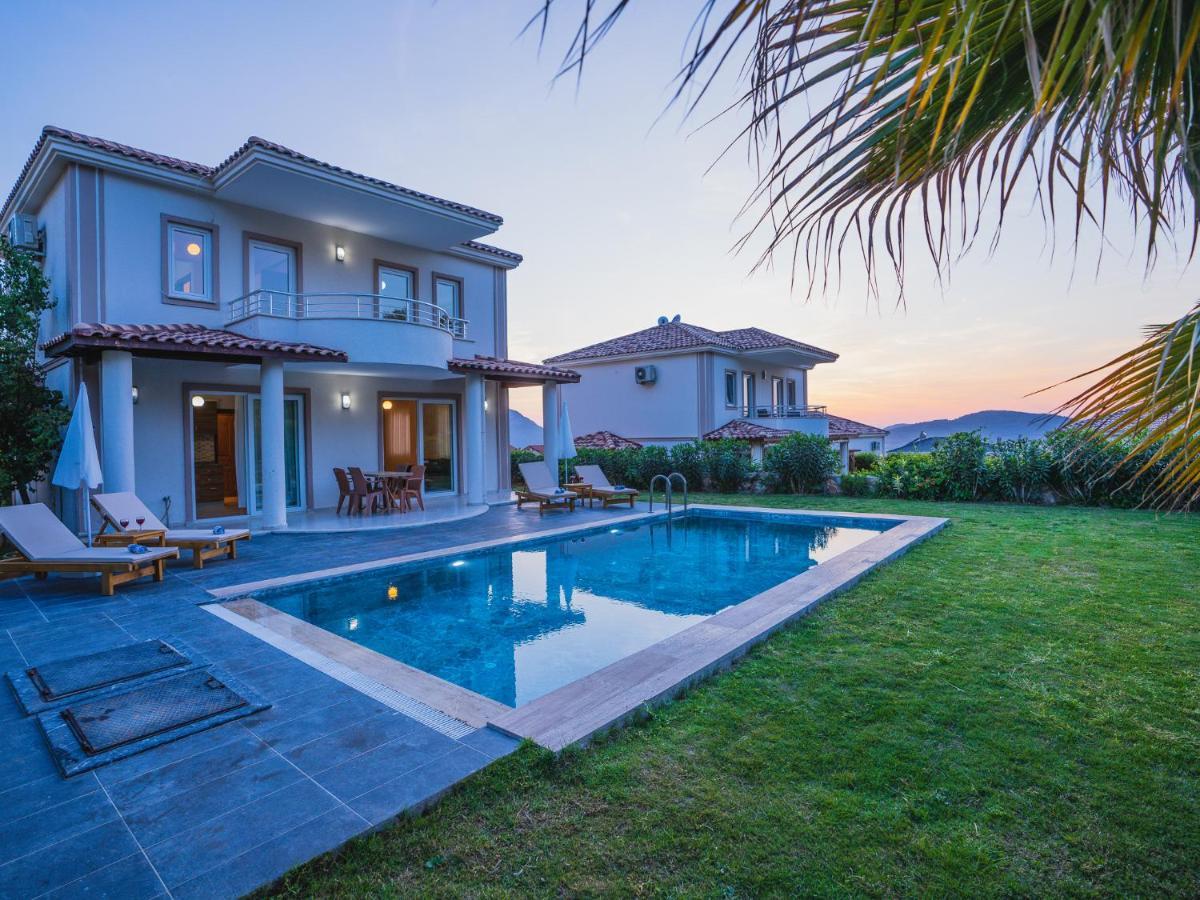 Hanel Life Royale 11 With Private Pool