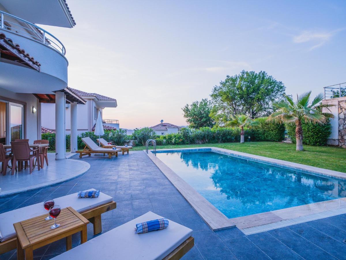 Hanel Life Royale 11 With Private Pool