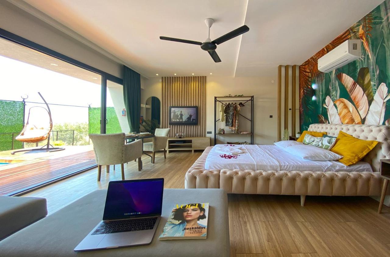 Villa Jakuzili Havuzlu Tropical Balayi Temali Lux