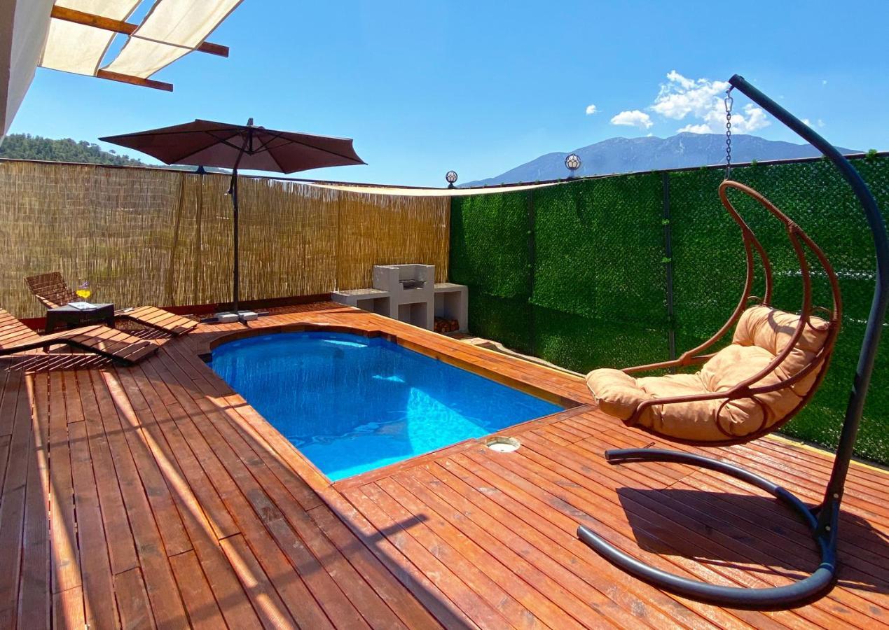 Villa Jakuzili Havuzlu Tropical Balayi Temali Lux