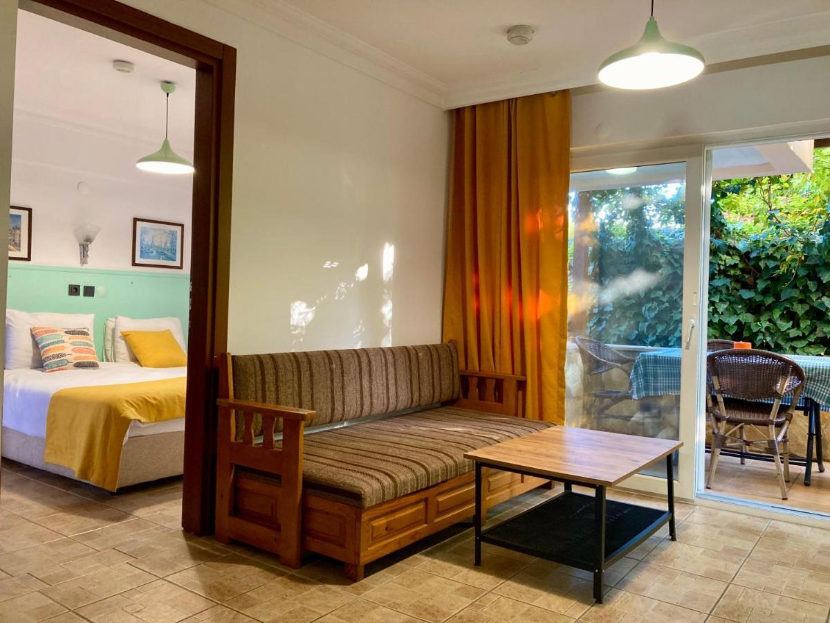 Ten Apart Hotel 3*