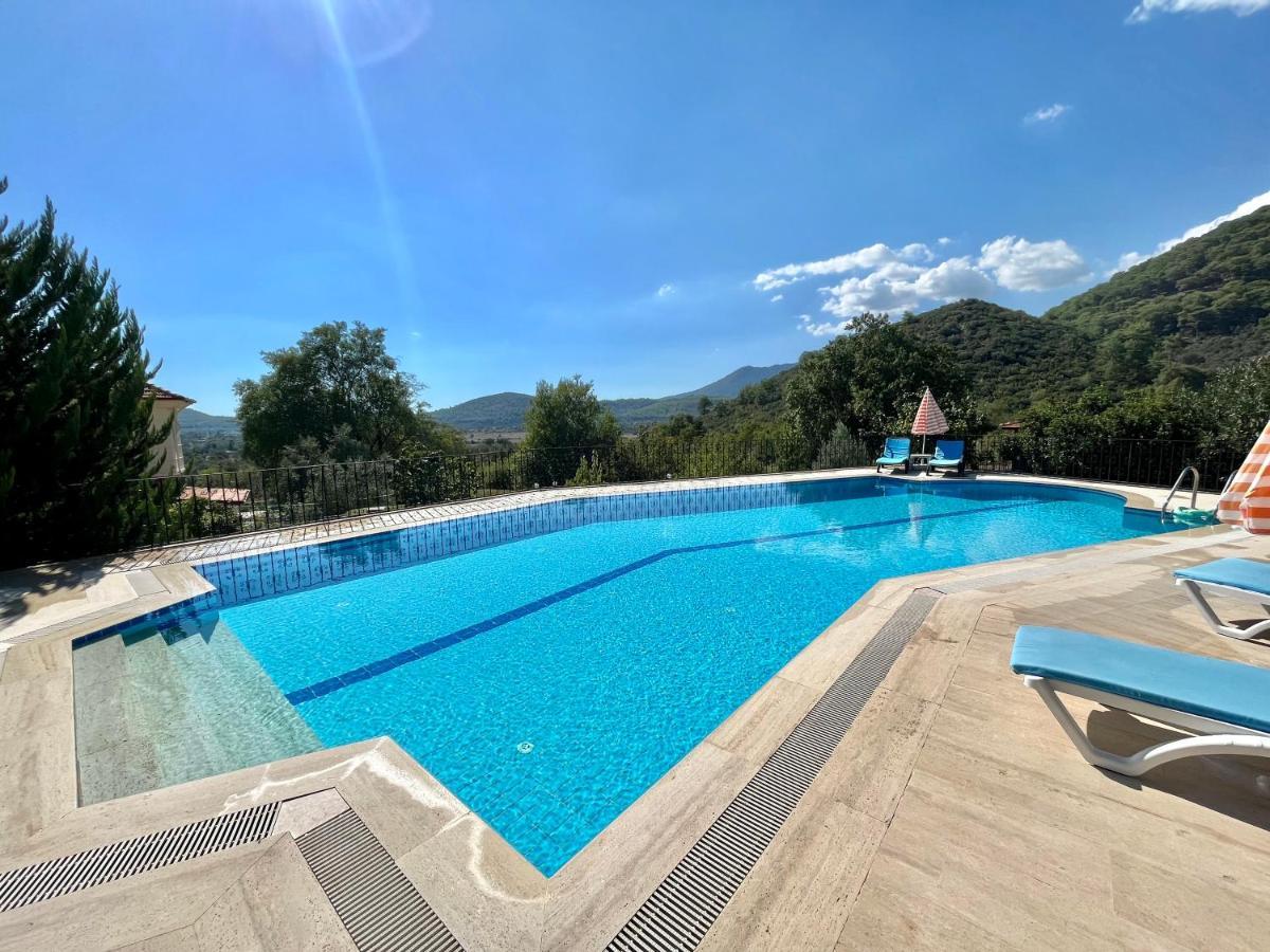 Villa 4 Bedroom - 3 Bathroom - 8 Person, Private Pool - Private 1000m2 Garden, Detached Villas, Unlimited Wifi - Free Parking