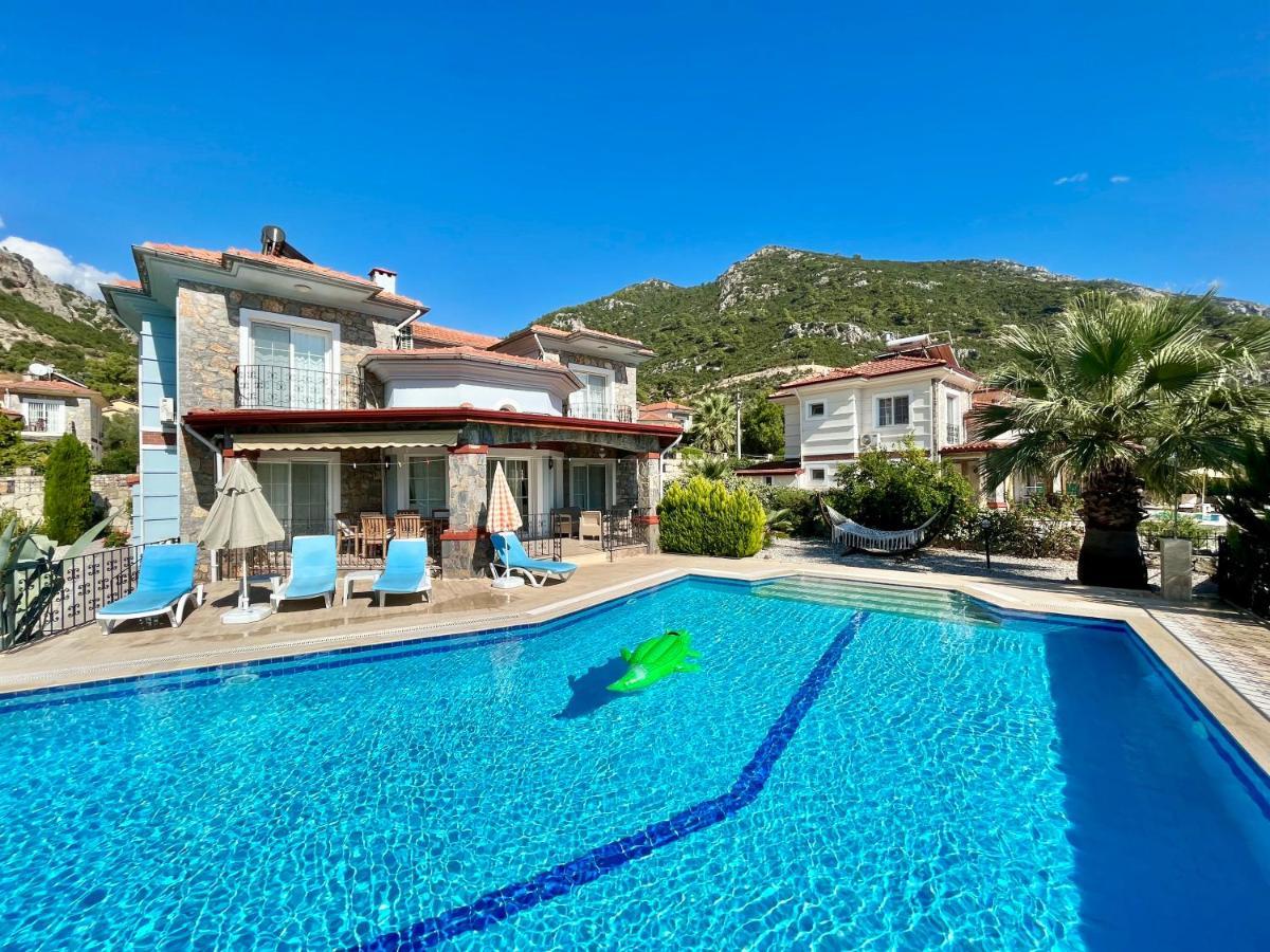4 Bedroom - 3 Bathroom - 8 Person, Private Pool - Private 1000m2 Garden, Detached Villas, Unlimited Wifi - Free Parking * Fethiye
