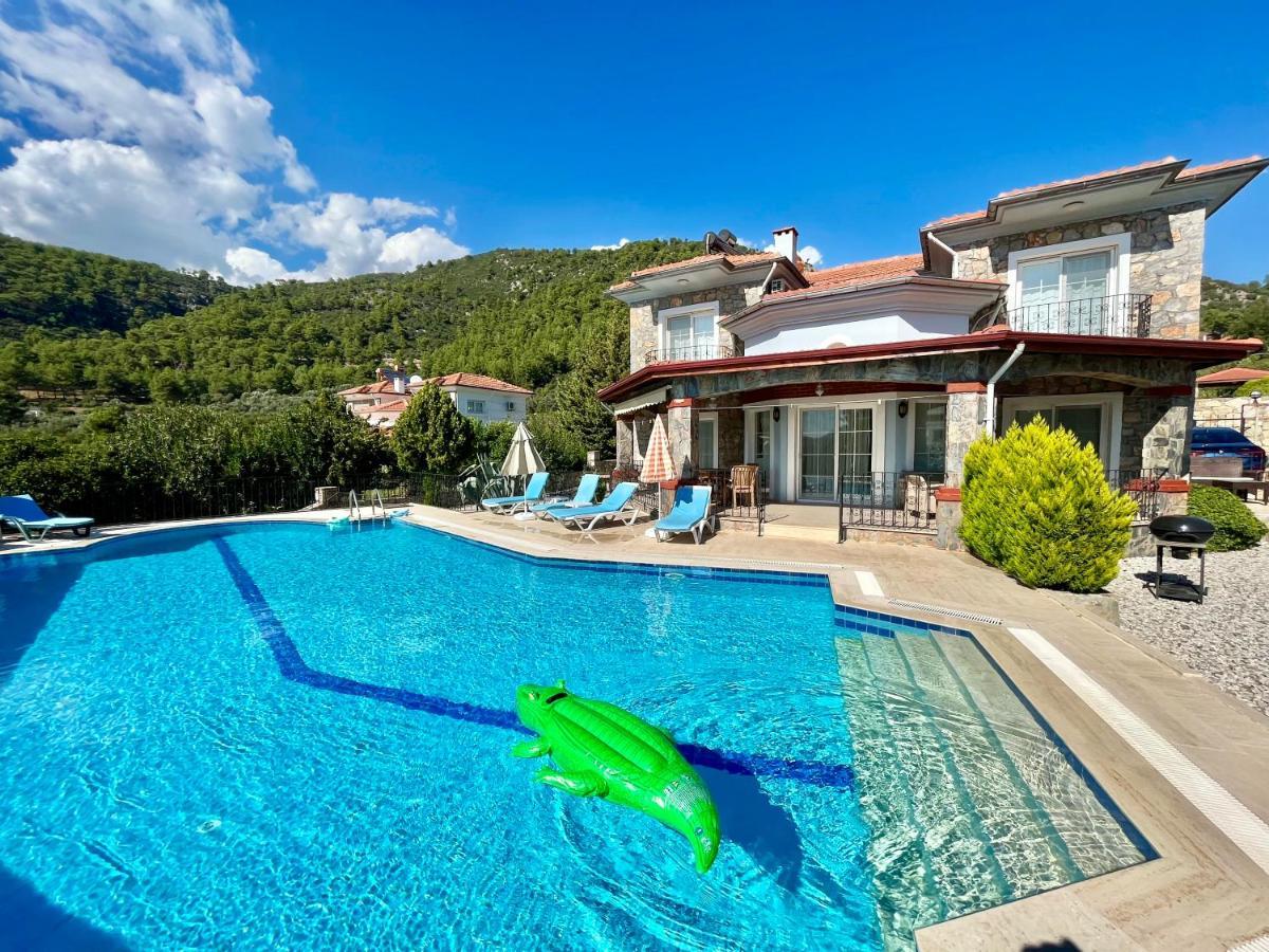 4 Bedroom - 3 Bathroom - 8 Person, Private Pool - Private 1000m2 Garden, Detached Villas, Unlimited Wifi - Free Parking Villa