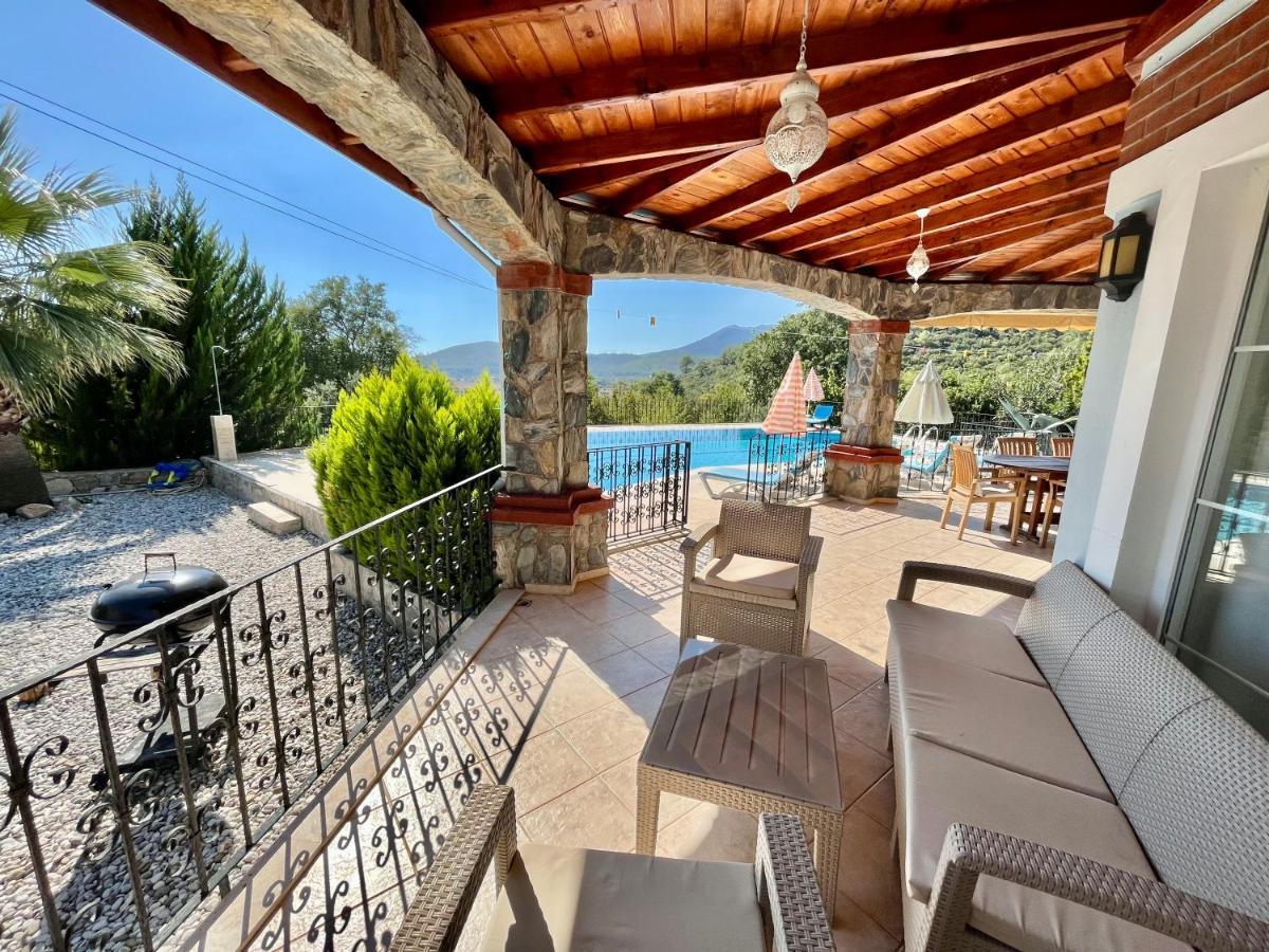 4 Bedroom - 3 Bathroom - 8 Person, Private Pool - Private 1000m2 Garden, Detached Villas, Unlimited Wifi - Free Parking