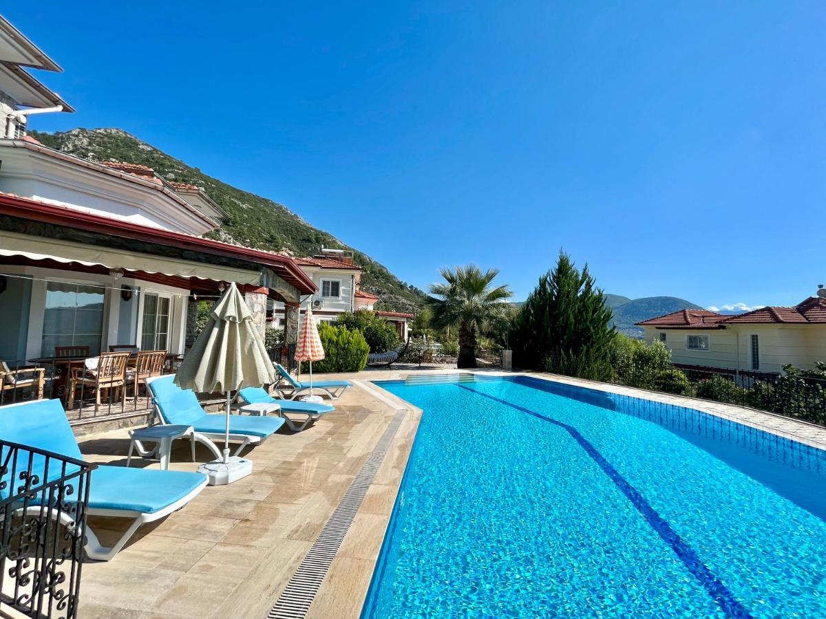 4 Bedroom - 3 Bathroom - 8 Person, Private Pool - Private 1000m2 Garden, Detached Villas, Unlimited Wifi - Free Parking Villa