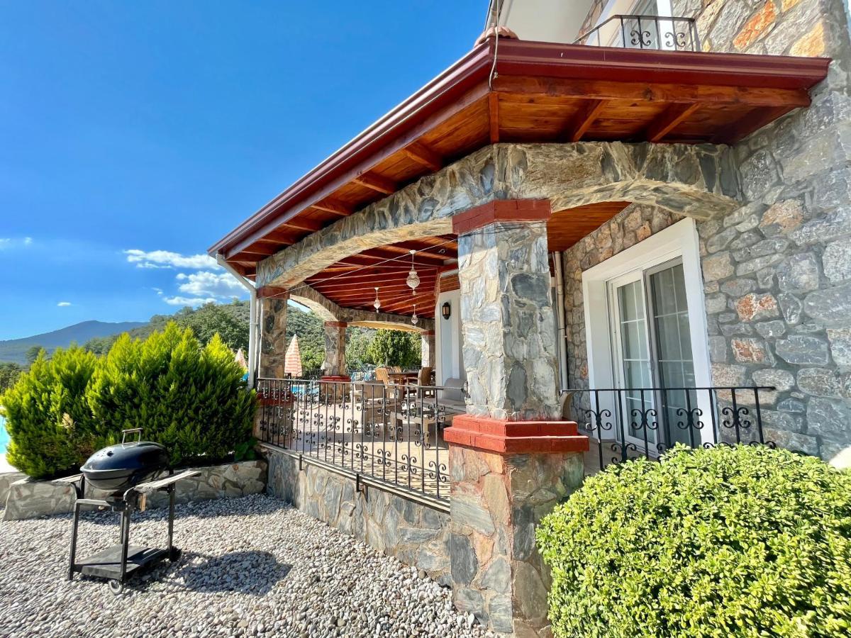 4 Bedroom - 3 Bathroom - 8 Person, Private Pool - Private 1000m2 Garden, Detached Villas, Unlimited Wifi - Free Parking Villa Fethiye
