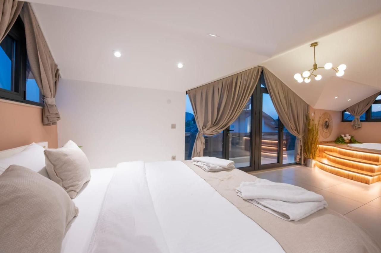 Luxury And Special Design In Hisaroenue Center -villa Bling Premium Villa *