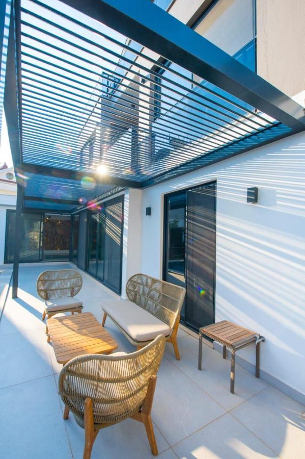 Luxury And Special Design In Hisaroenue Center -villa Bling Premium