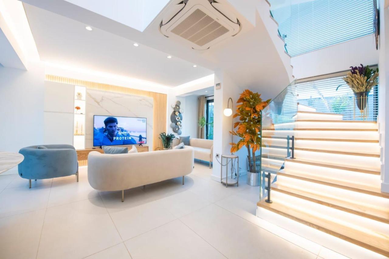 Luxury And Special Design In Hisaroenue Center -villa Bling Premium *