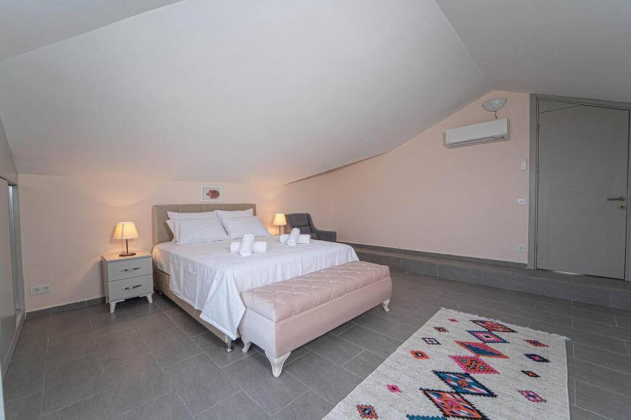 Lovely Duplex With Amazing View In Gocek