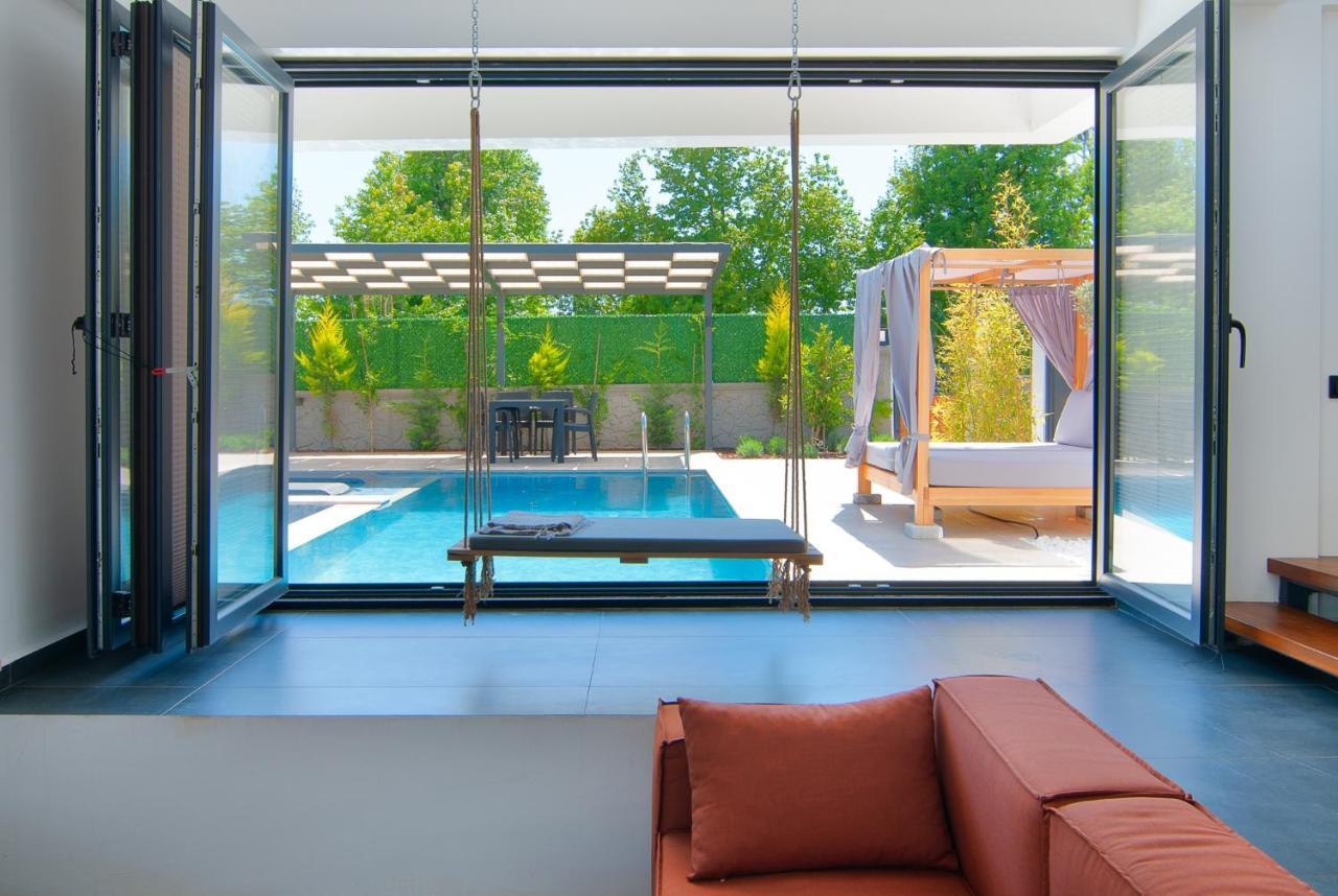Marvelous With Pool And Jacuzzi In