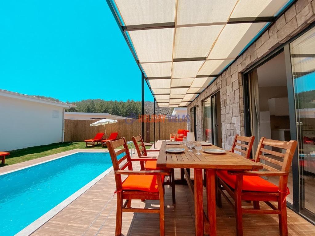 Villa Inhouse