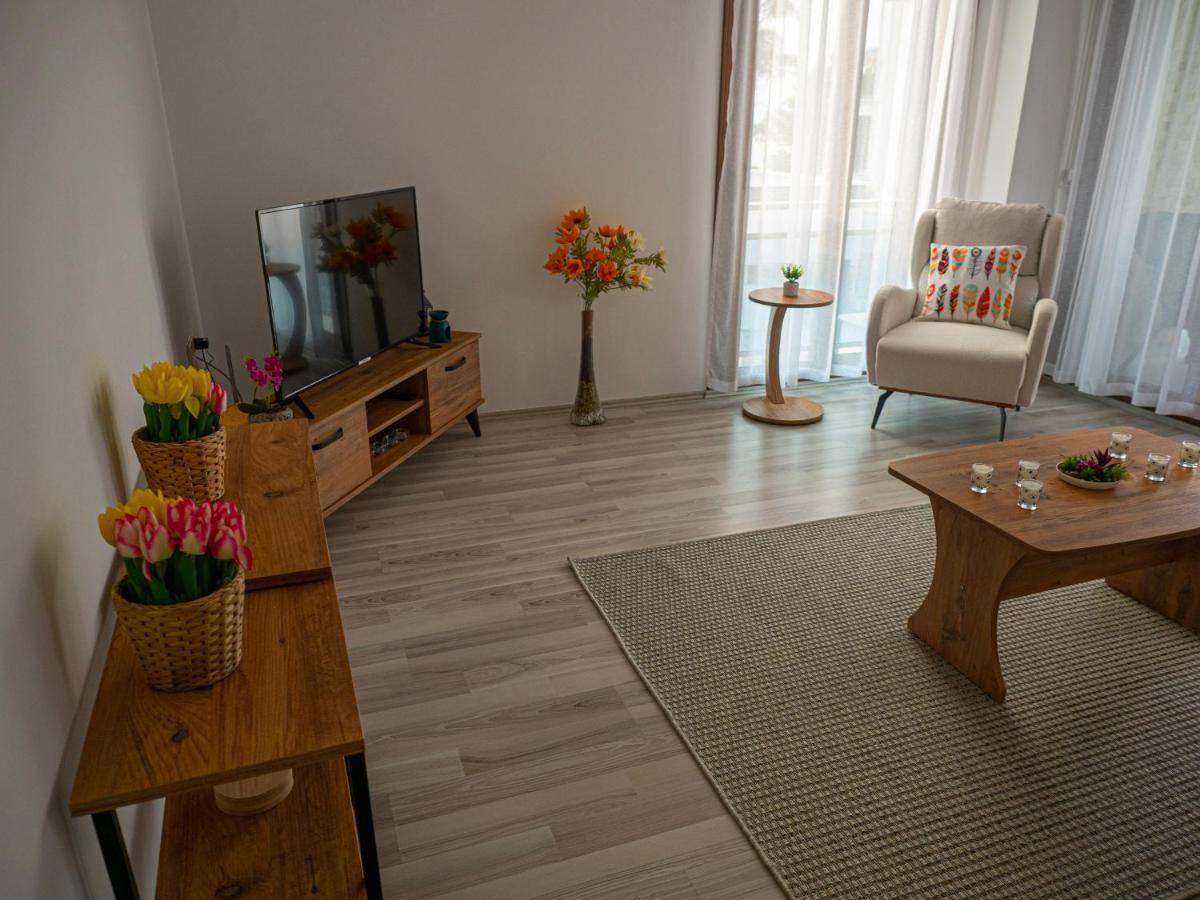 2 Bedroom Seaside Daire *