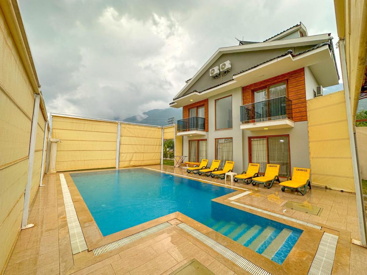 Tuna Villa, Oezel Havuzlu, Villa *