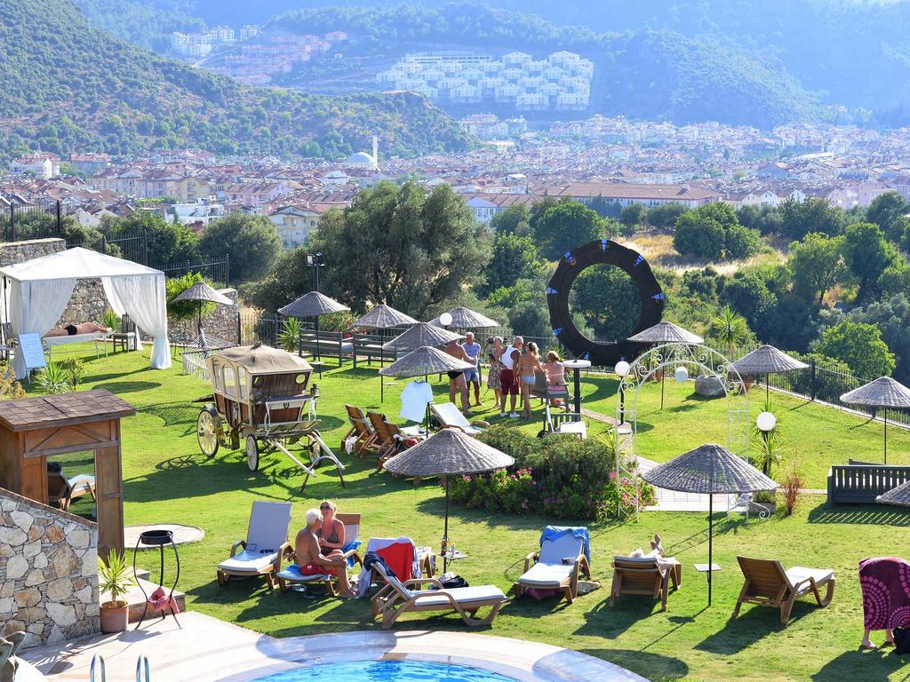 Sundial Hotel & Restaurant *