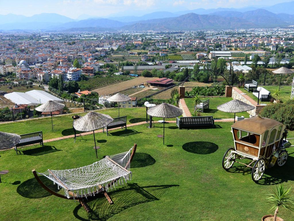 Sundial Hotel & Restaurant