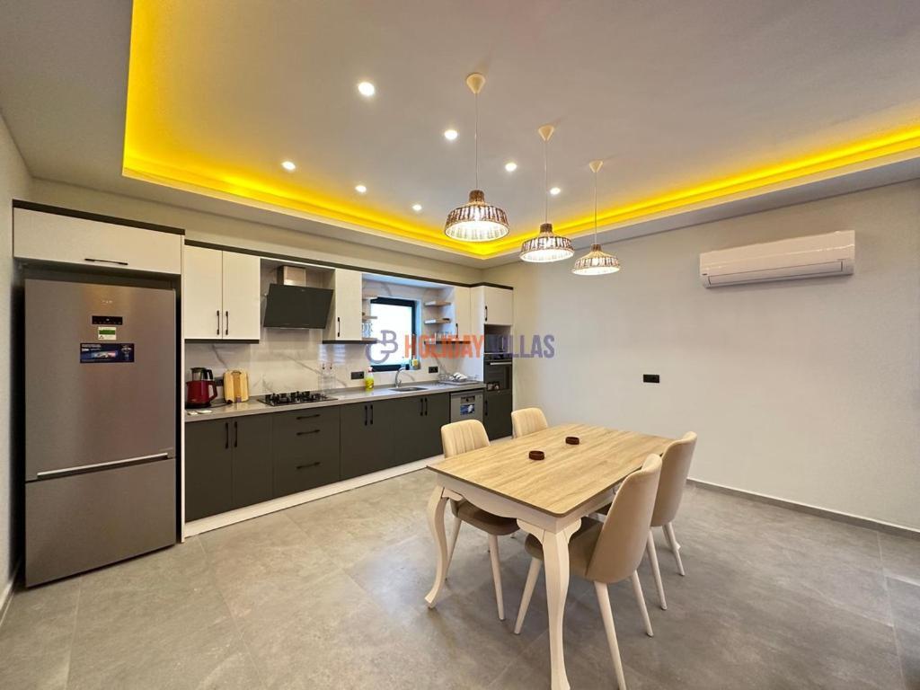 Arya Villa *