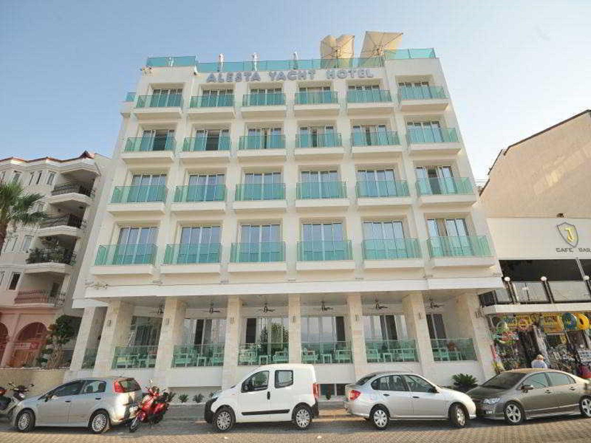 Alesta Yacht Otel 4*