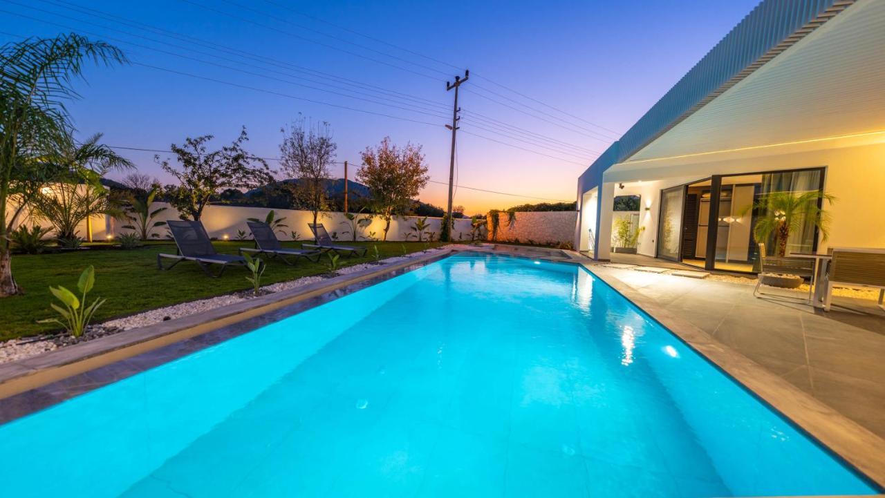 Azize Villa *
