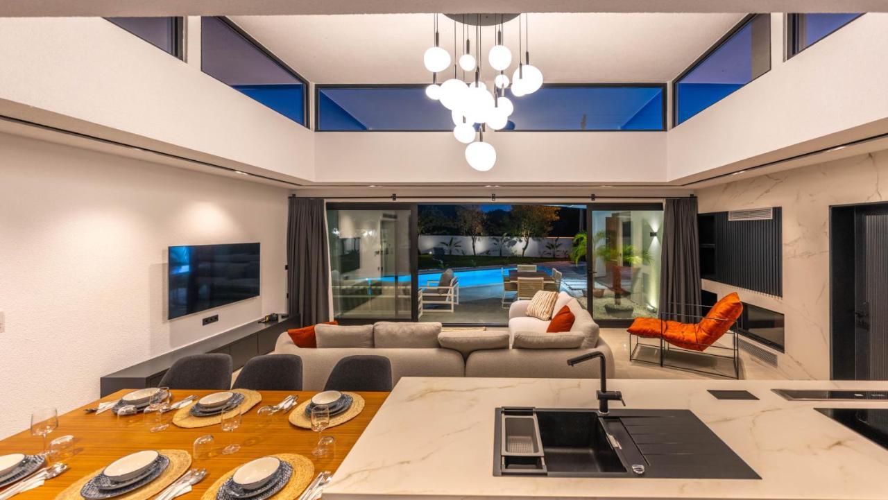 Azize Villa