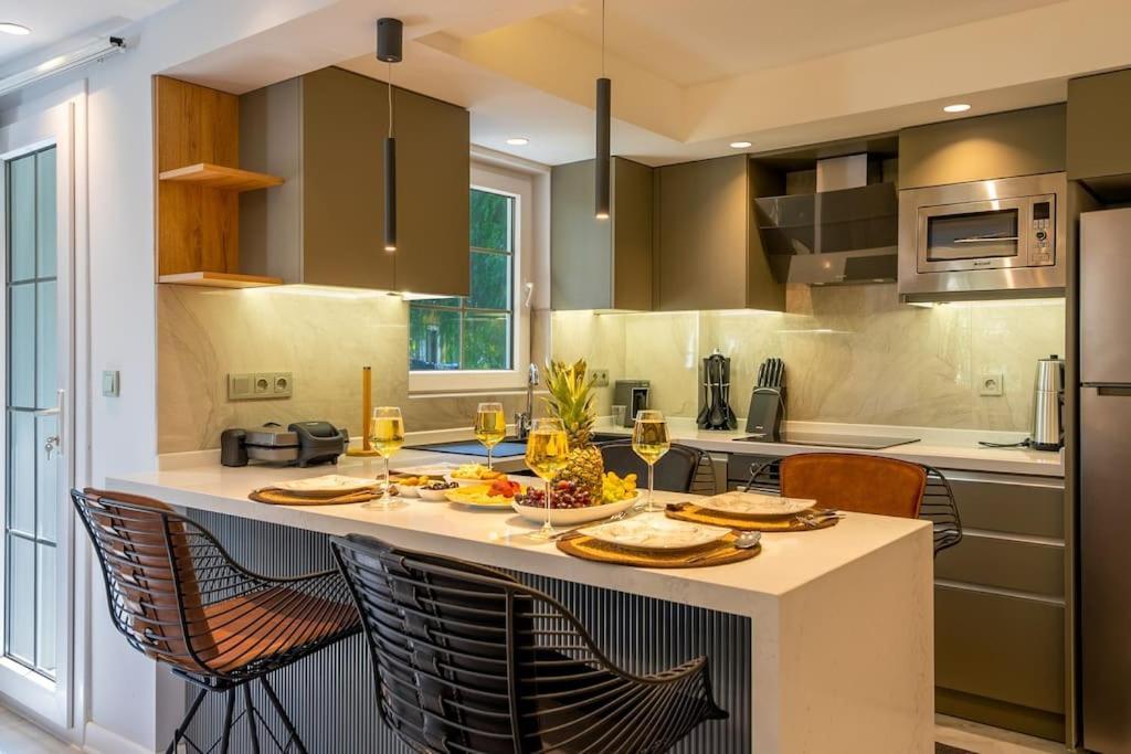 Merkezde Jakuzili Lueks - Ocekhomes Meva * Fethiye