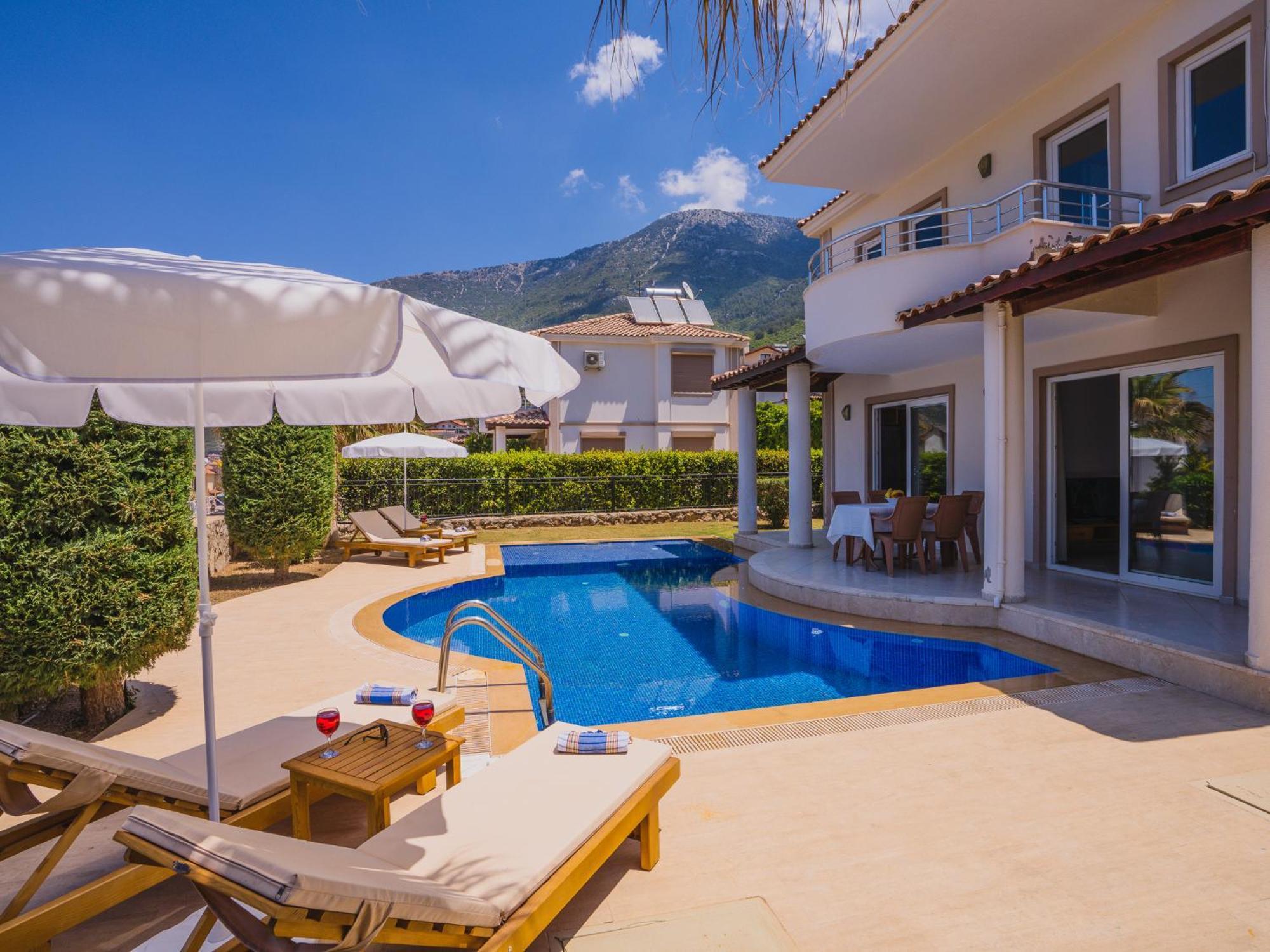 Villa Ovacikta 3+1 Oezel Havuzlu Royal 15