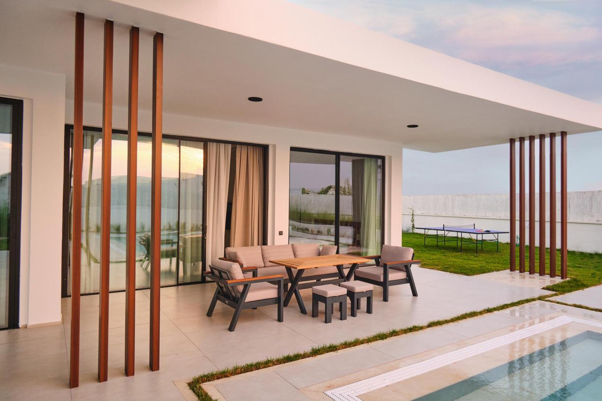 Villa Ashta / Color Block