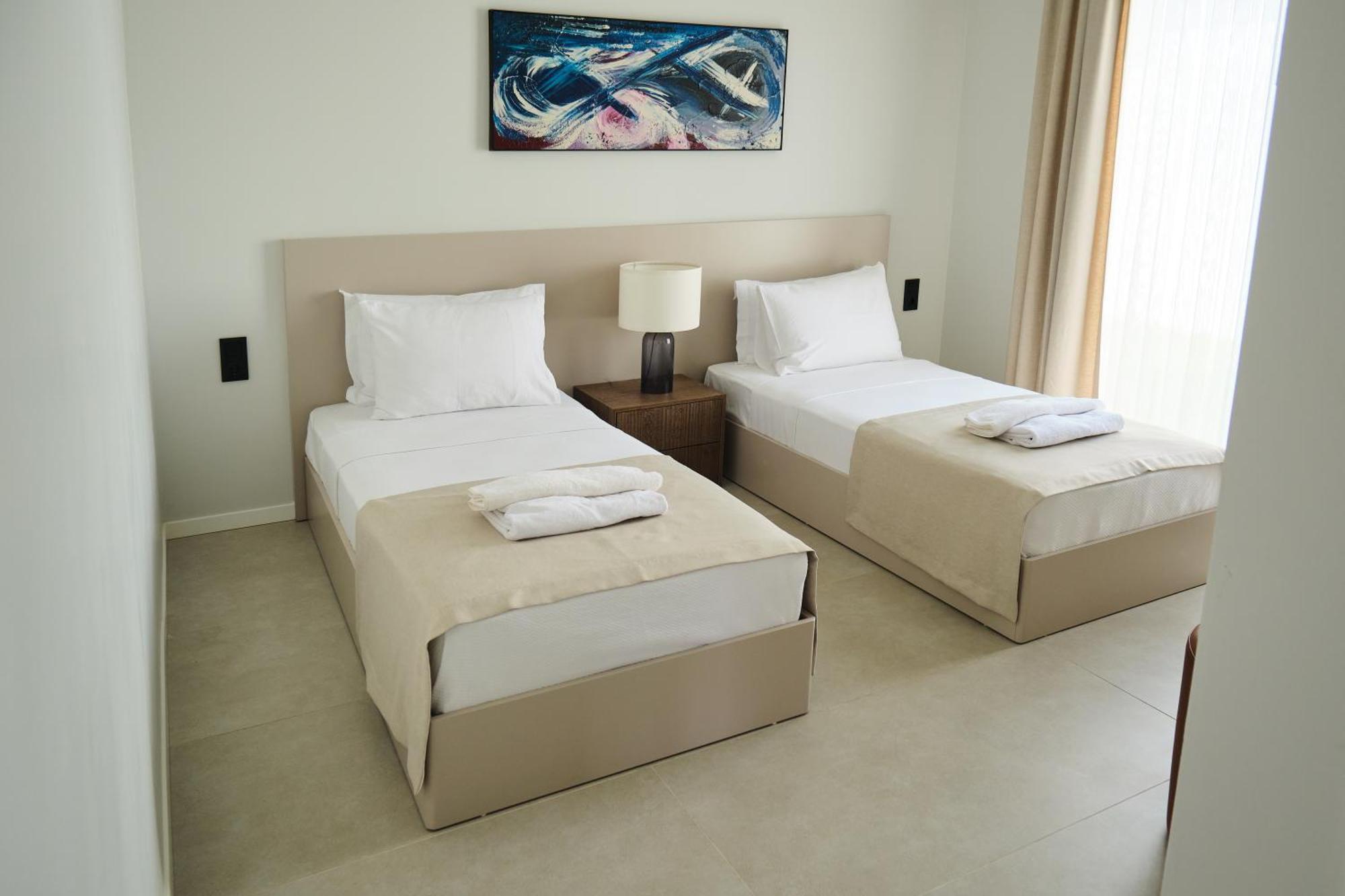 Villa Ashta / Color Block *