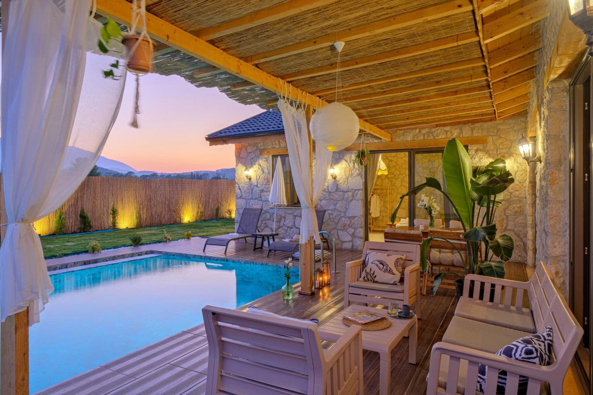 Villa Nomade Seydikemer Korunakli Havuzlu Muhafazakar *