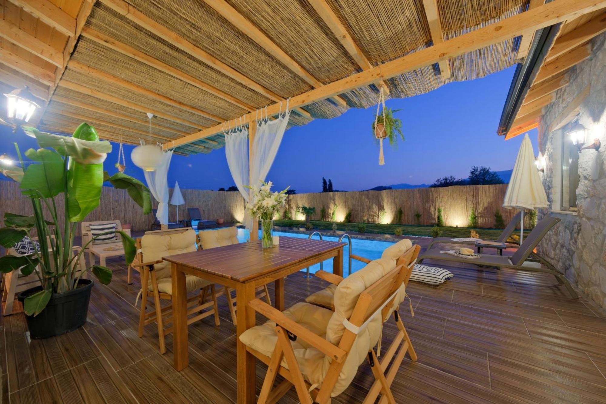 Villa Nomade Seydikemer Korunakli Havuzlu Muhafazakar *