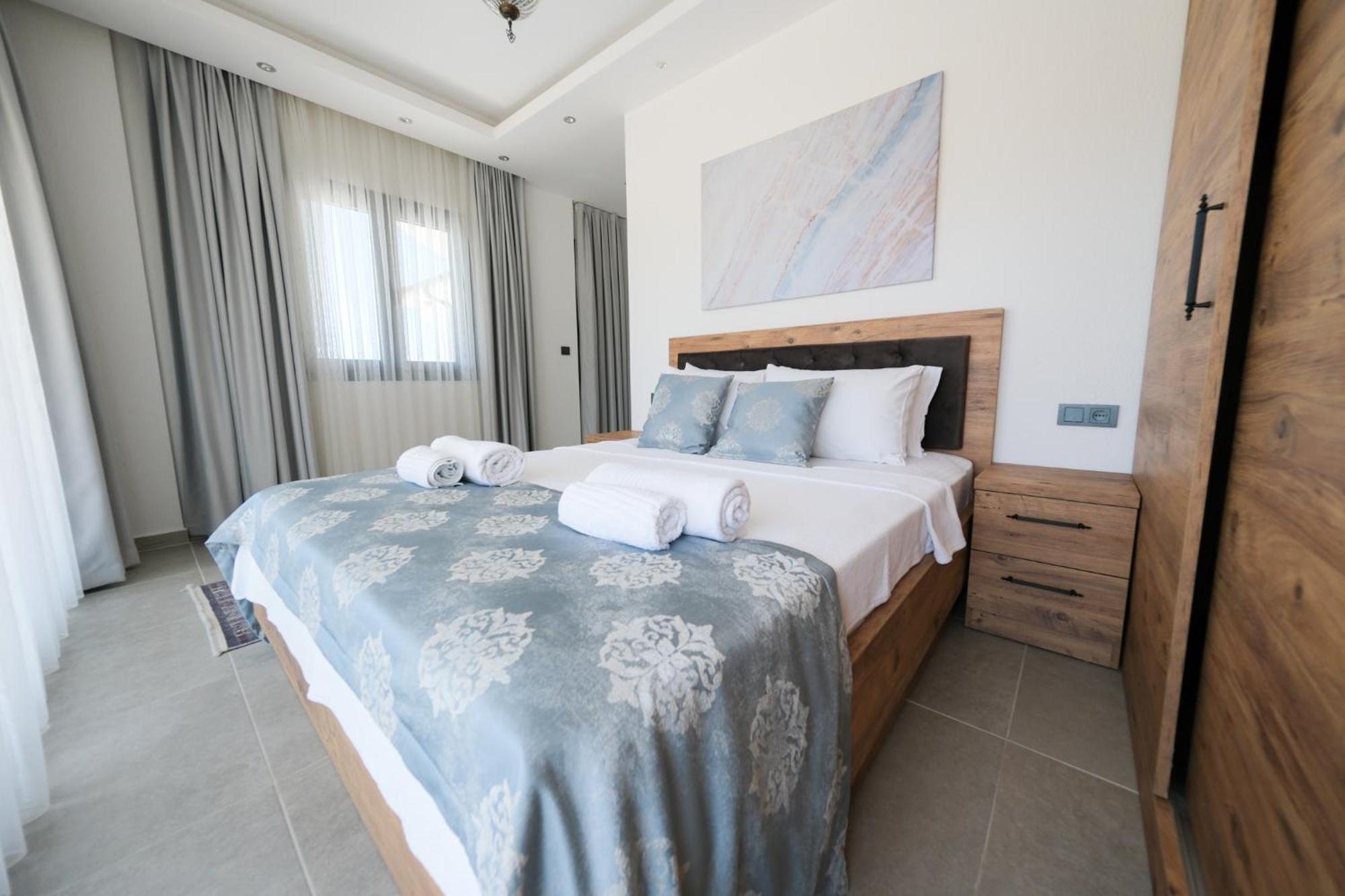 Mediterranean Breeze - Family-friendly Luxury - By Sunworld *