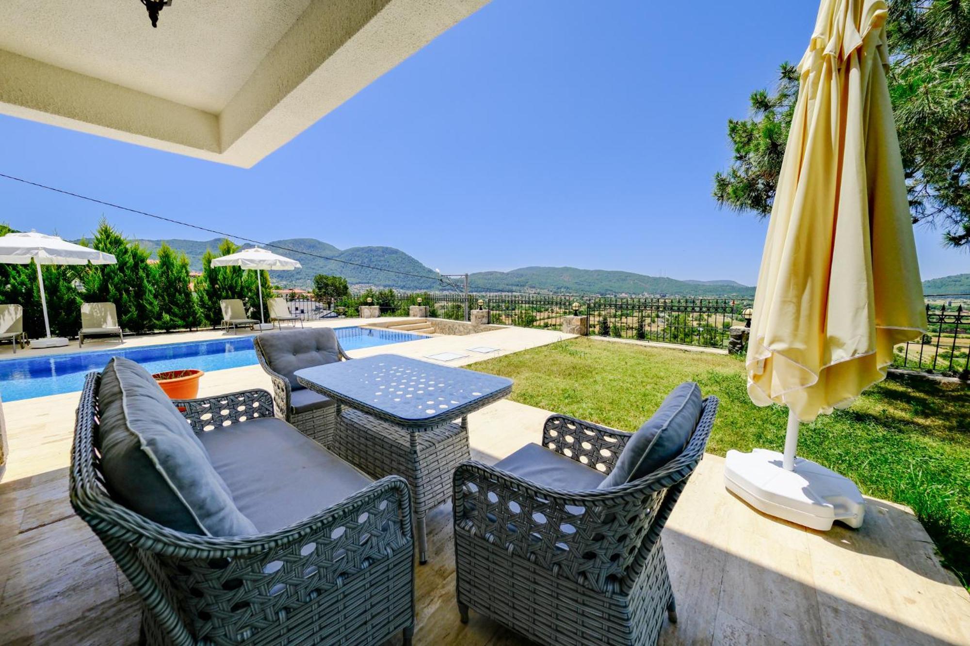 Villa Mediterranean Breeze - Family-friendly Luxury - By Sunworld
