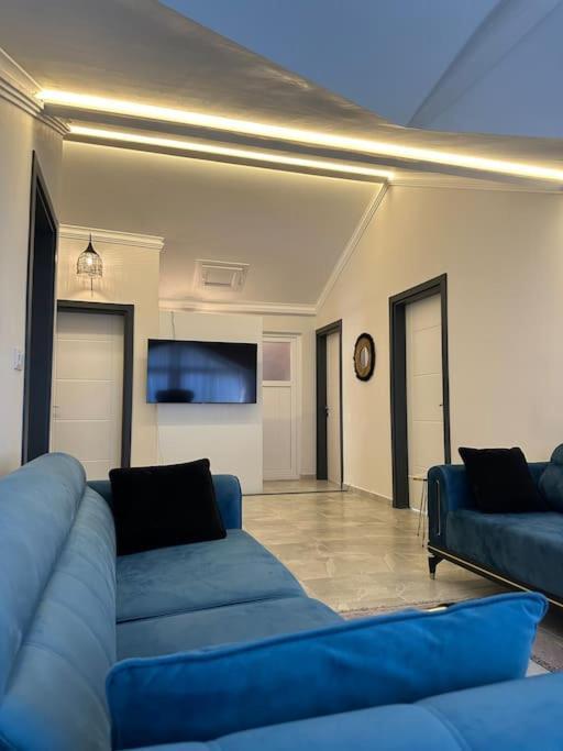 Camelia House