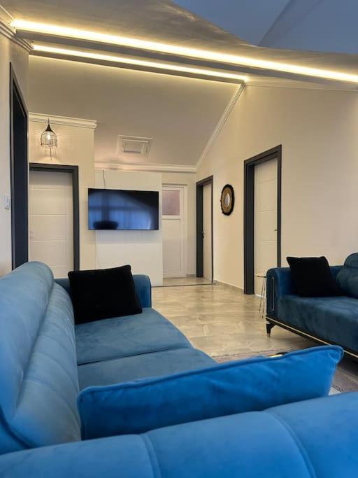 Camelia House