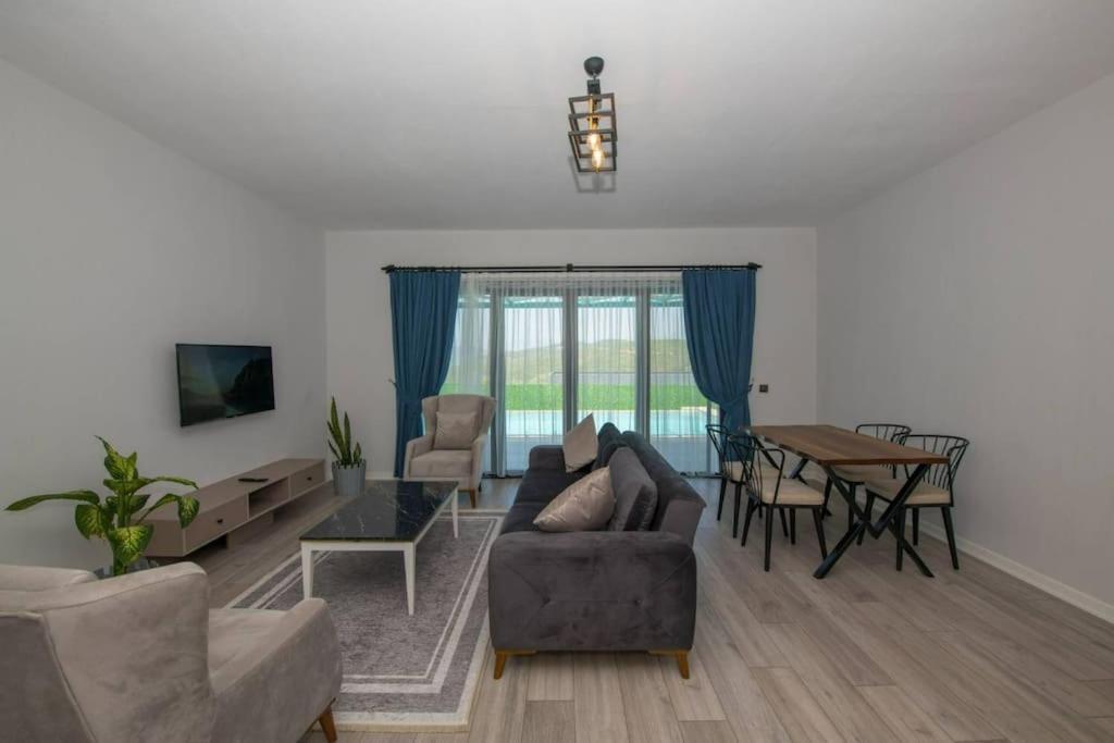 Merkezde Lueks Pamela 1 Villa