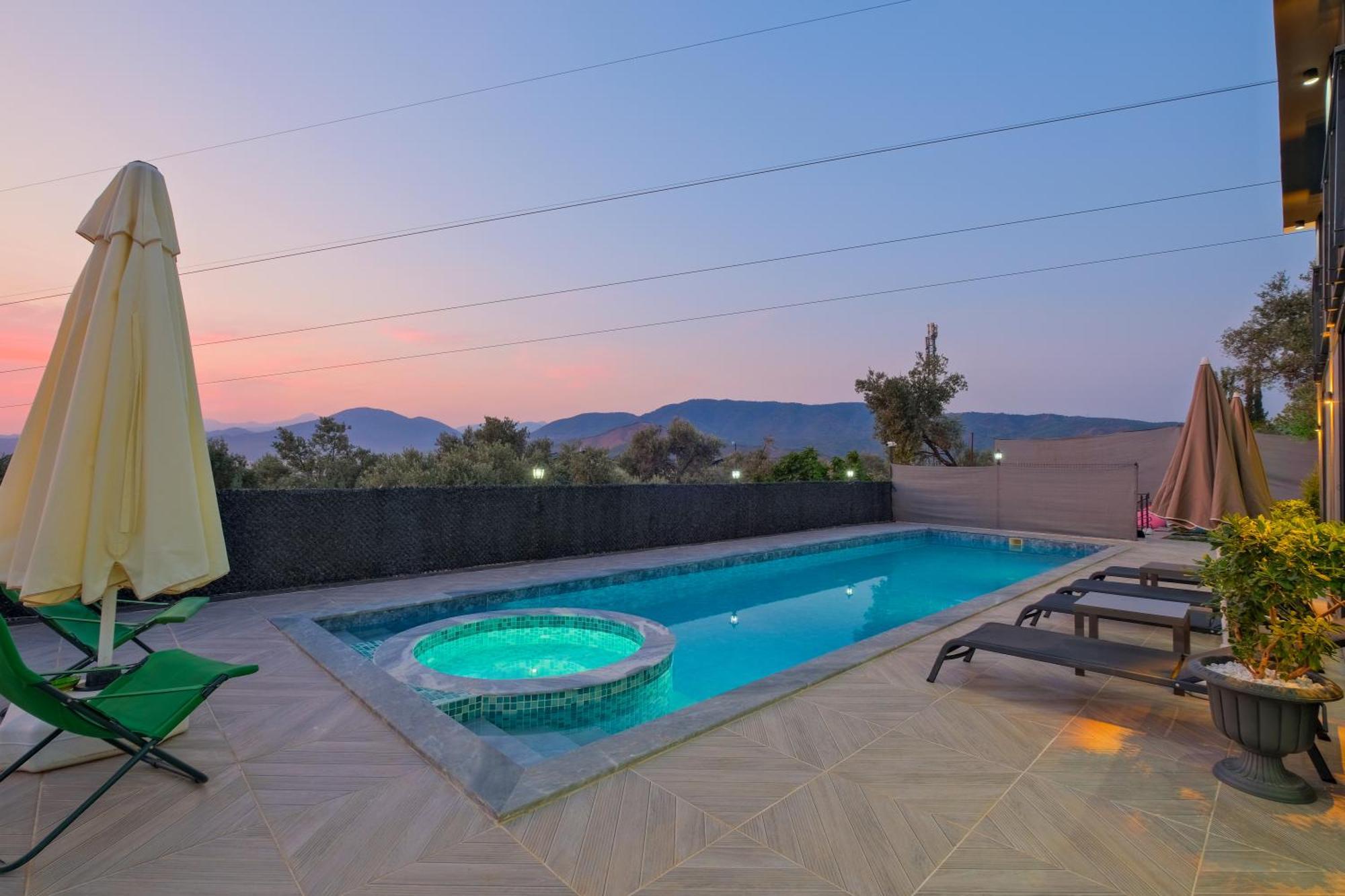 Havuz Jakuzili Luex * Fethiye
