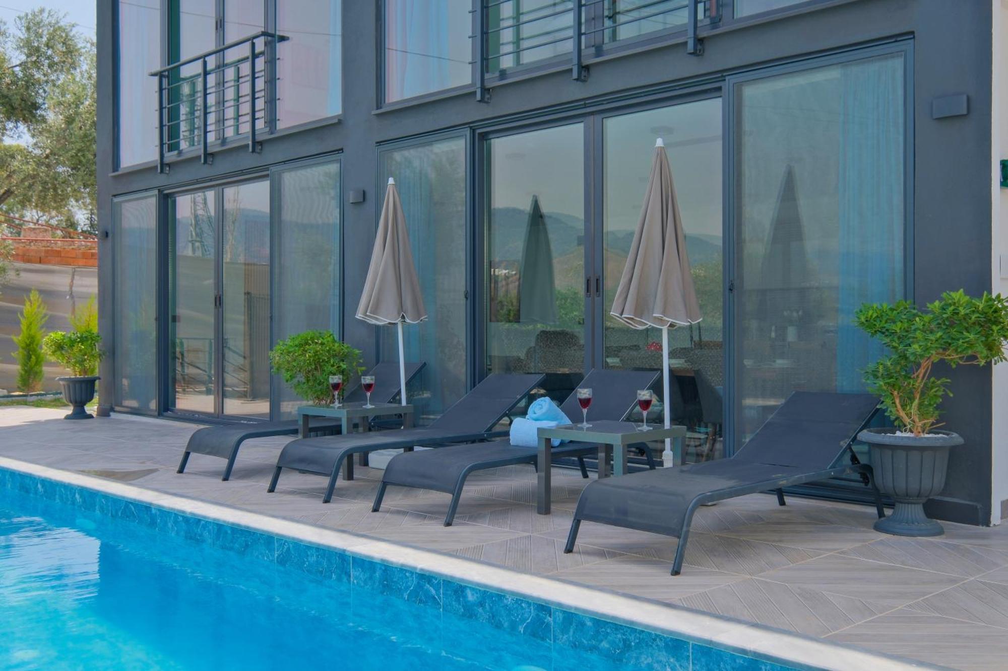 Havuz Jakuzili Luex Villa