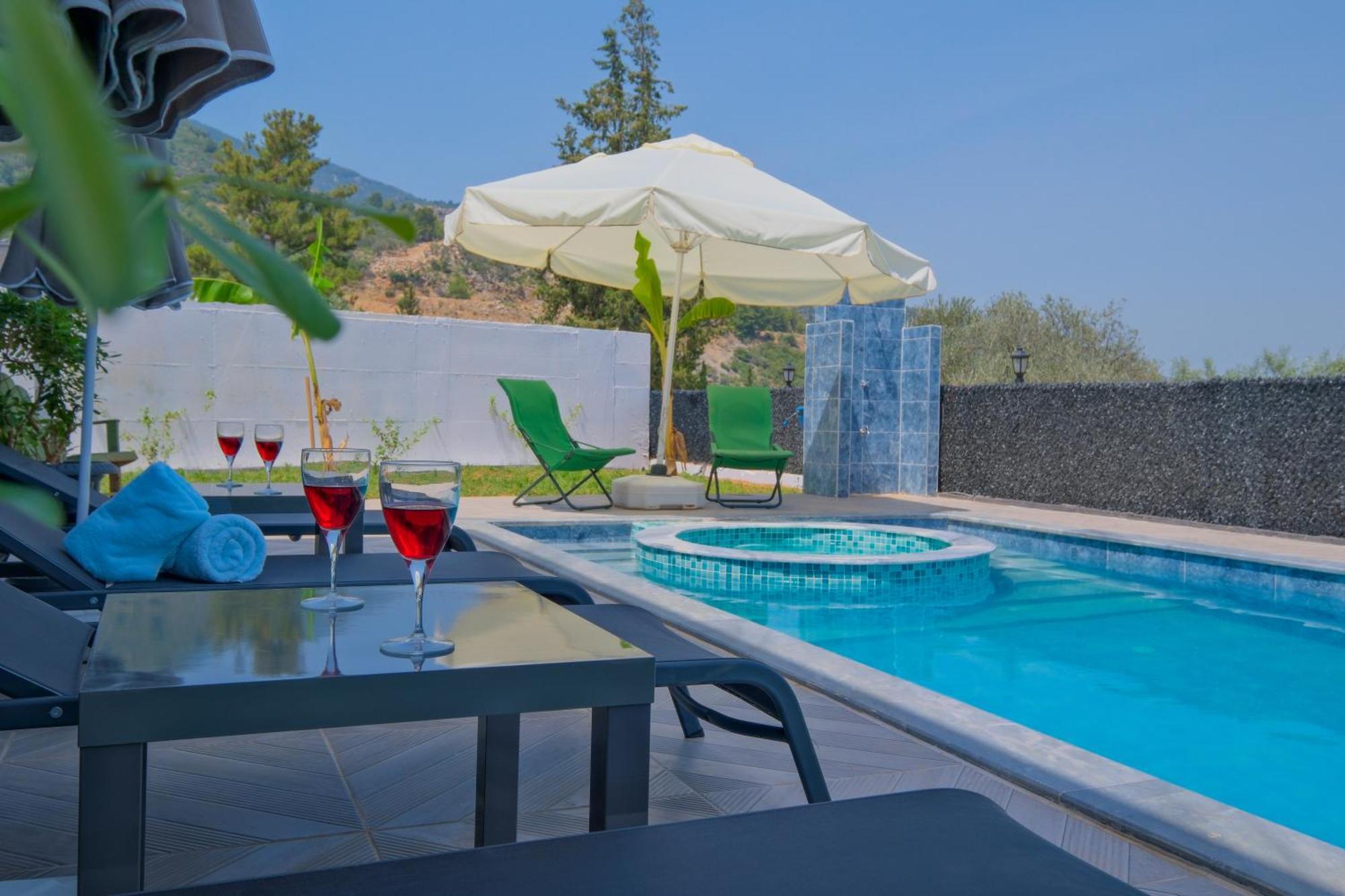 Havuz Jakuzili Luex Villa Fethiye