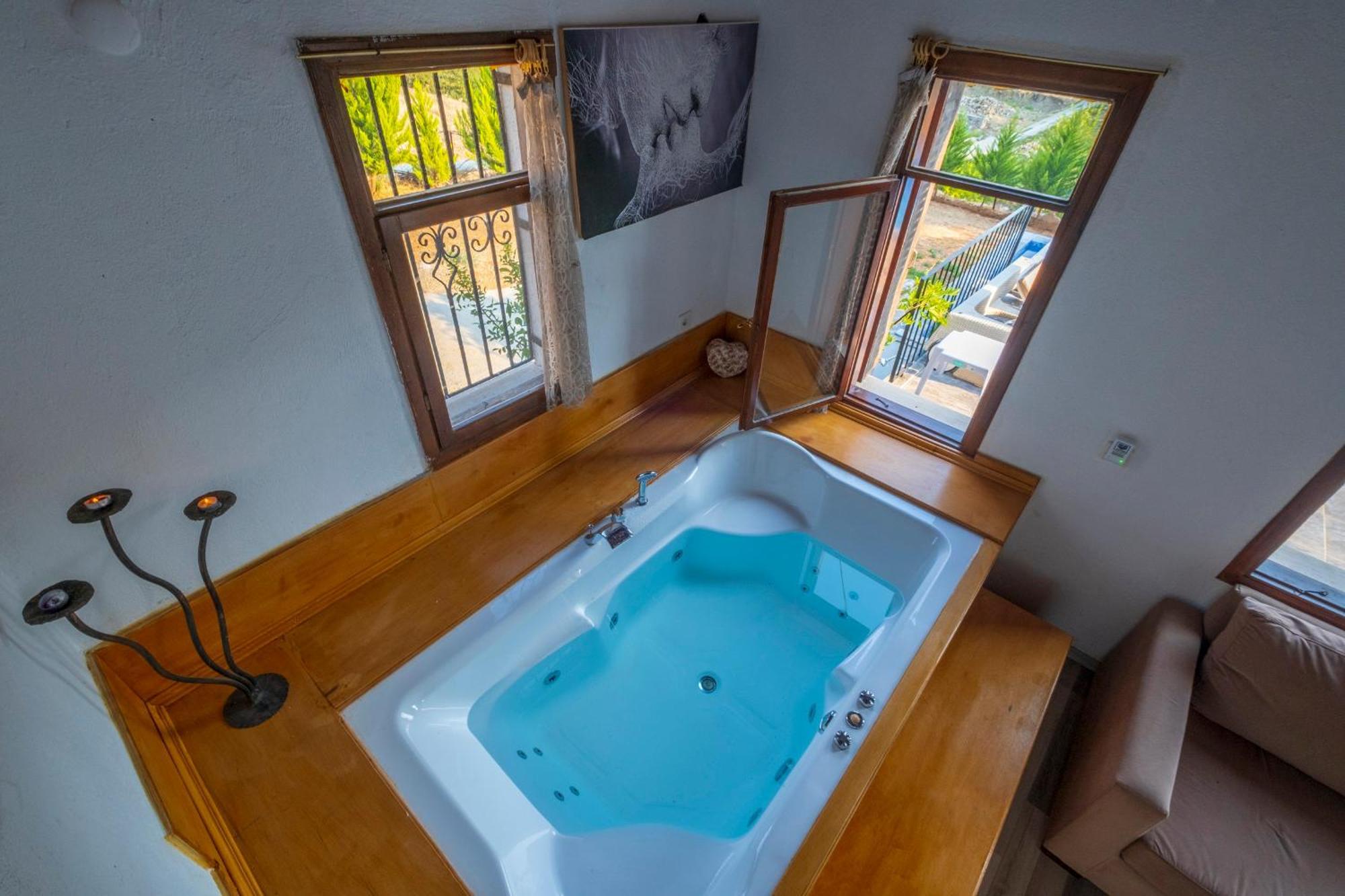 Rose Garden With Private Pool And Jacuzzi Villa *
