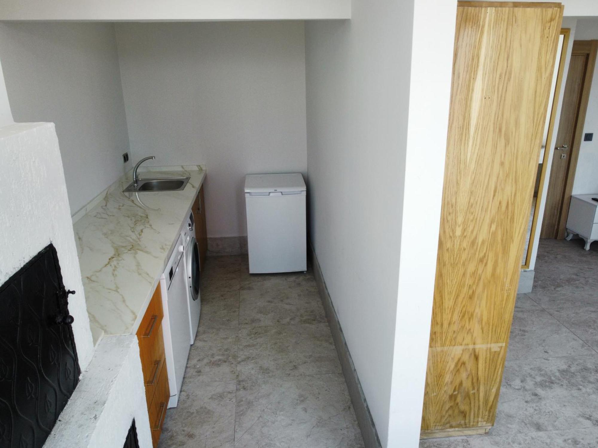 Suna Suits Guest house *