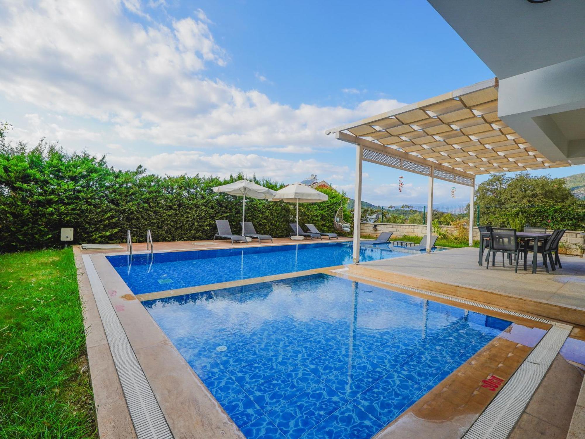 Pelit - 4 Yatak Odali Saunali Havuzlu Villa