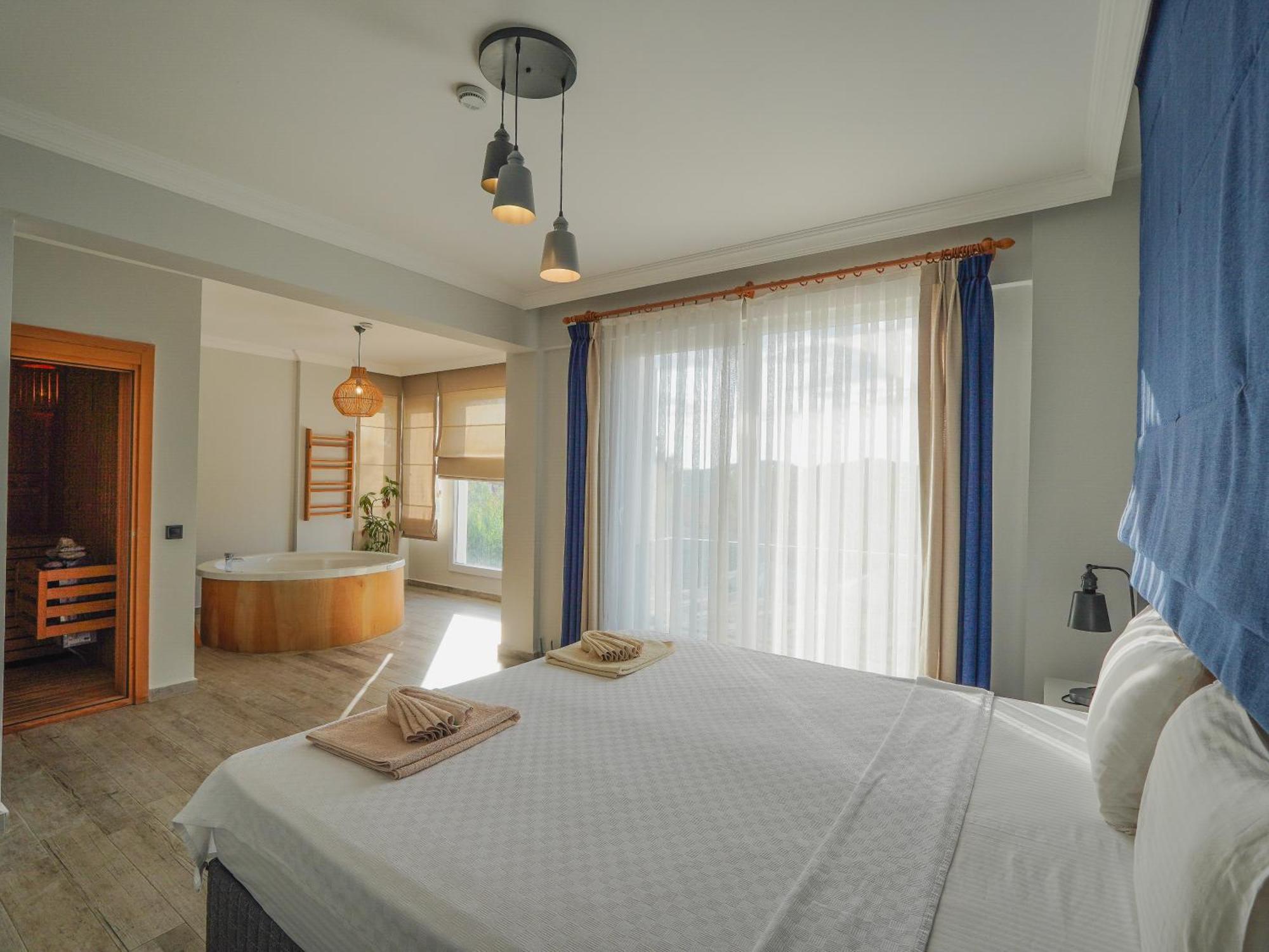 Villa Pelit - 4 Yatak Odali Saunali Havuzlu