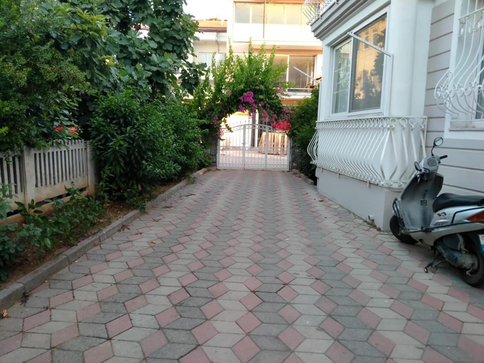 Erguen 37-2 Apartment
