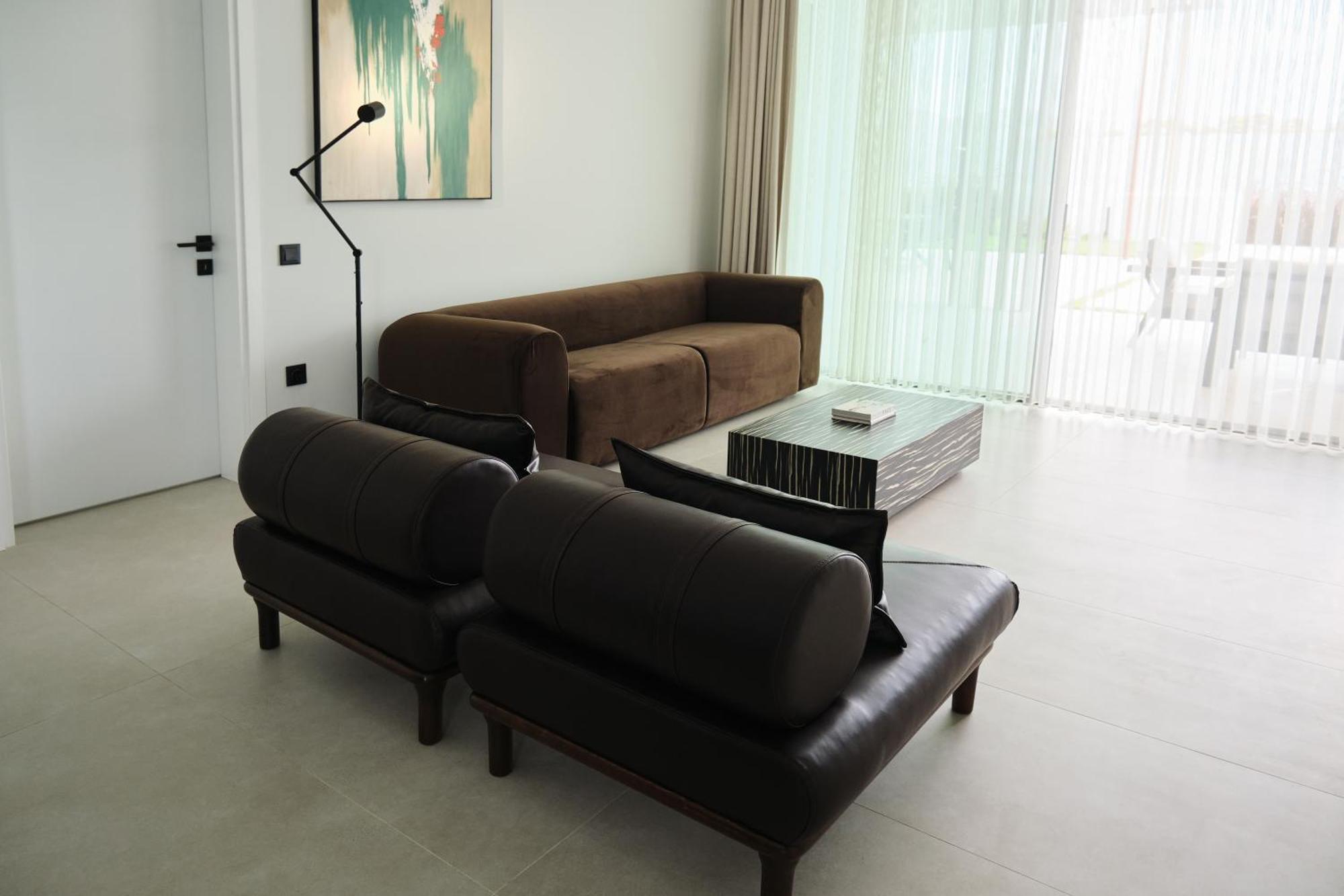 Ashta / Color Block