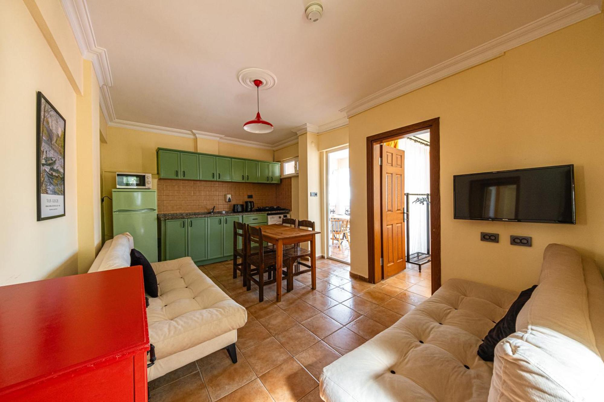 Ten Apart Hotel 3*